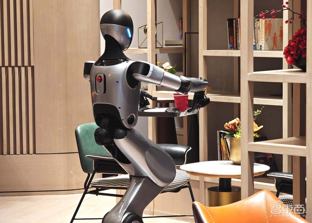10万台服务机器人，15年海量场景数据，擎朗人形机器人撕开万亿新市场