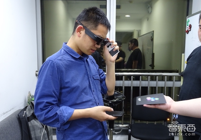 体验效果胜过Hololens?亲探国内这家多功能AR眼镜公司