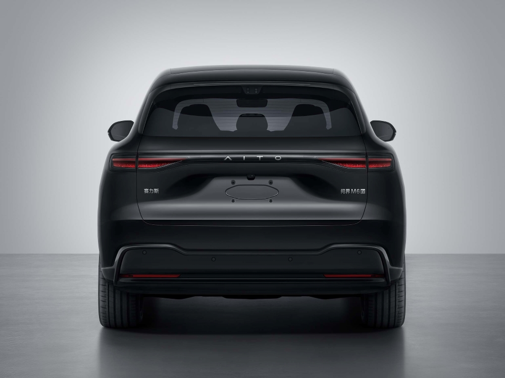 小米千匹马力新车亮相！问界M6双动力齐报，春节前最后一场工信部车展来了