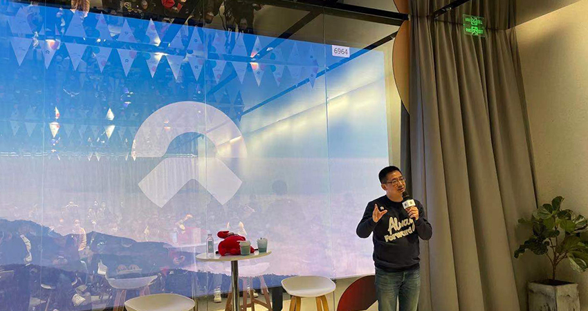 蔚来总裁秦力洪：固态电池明年量产有一定风险，今年要有出海成果