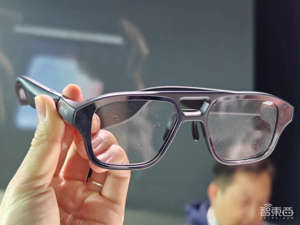 魅族首款A(yù)R眼鏡來了！首發(fā)“定制車計劃”，首秀AI大模型，三代驍龍8旗艦機(jī)3399元起
