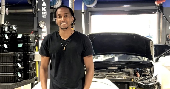 马斯克的新身份:万亿航天帝国外的“创业教父”