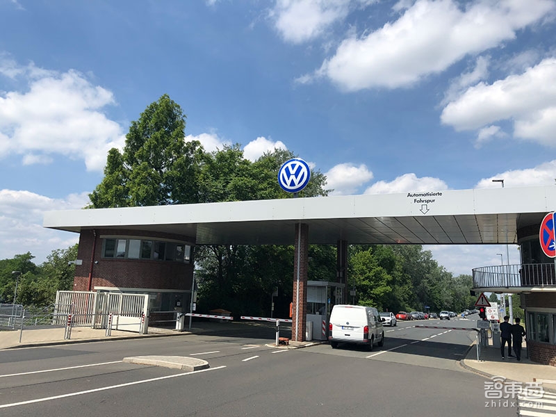 专访大众中国CEO：国内研发团队超4000人 两条路径推进自动驾驶