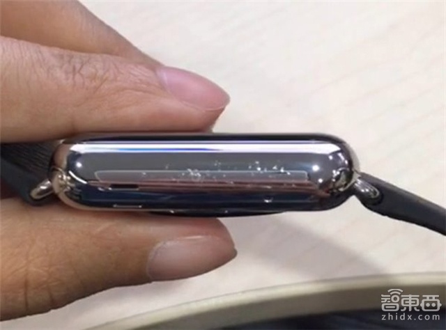 五千块的Apple Watch,一下午就刮花了?