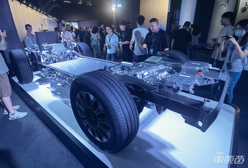 109.8万!比亚迪捅破国产车天花板