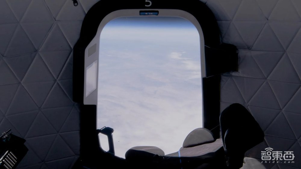 最高竞价超1800万元!蓝色起源太空旅行“船票”启动第二轮竞拍