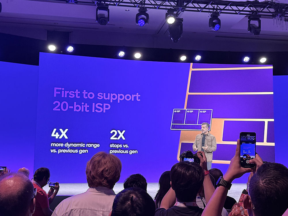 刚刚,高通掏出旗舰芯片王炸,小米今晚抢首发,PC芯80TOPS算力飙涨