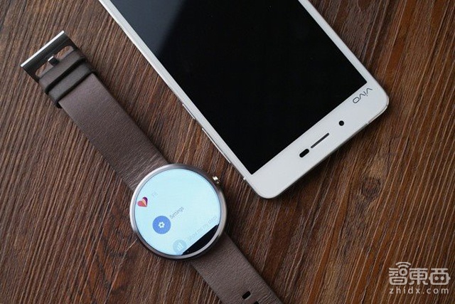 重量级比拼:Apple Watch对比Moto 360