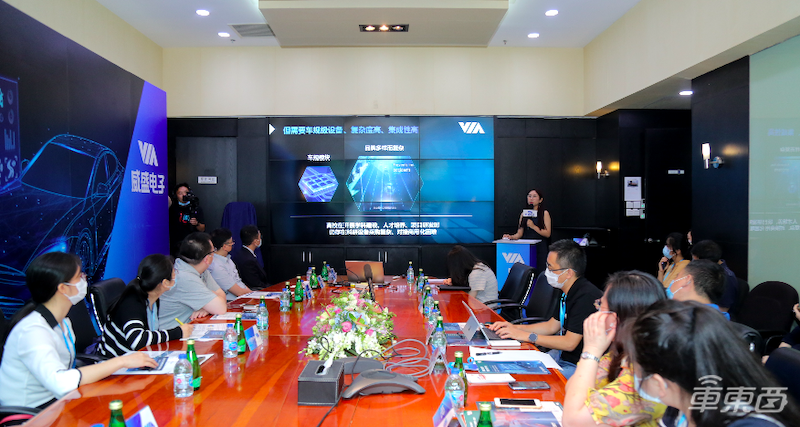 威盛电子发布智驾科研平台 人人都能为自动驾驶编程