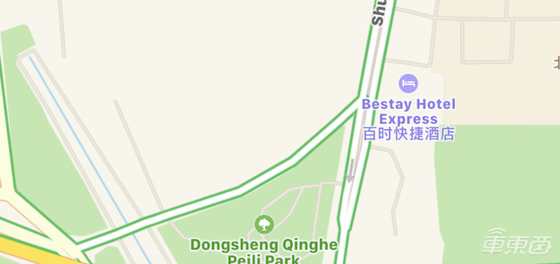 特斯拉挑战北京雨天:被五个红绿灯整傻眼了!?