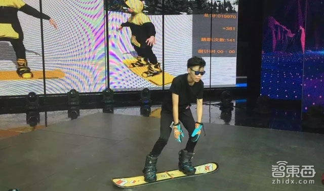 SKiiN智能滑雪设备很酷 但这个90后帅姑娘比产品更迷人