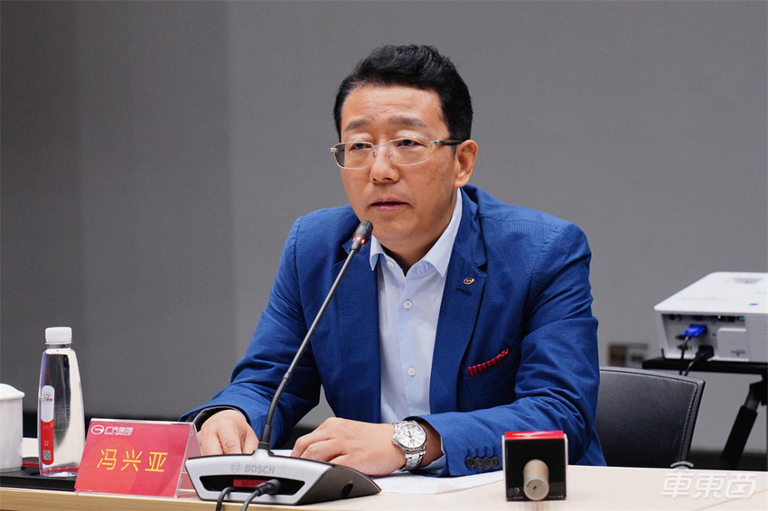 雷军盯上“绿牌”登热搜！力争明年实现自动驾驶，广汽呼吁换电加速推广