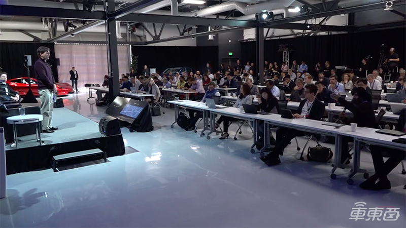 昨夜，特斯拉公布最強自動駕駛芯片 2020年部署無人出租車隊