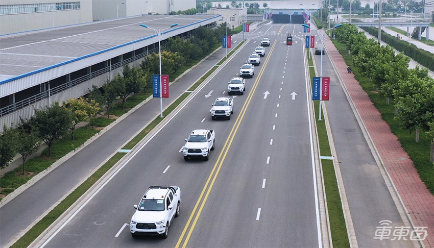 驭势科技无人运输再添新项目！自动驾驶皮卡已在长城工厂运送零部件