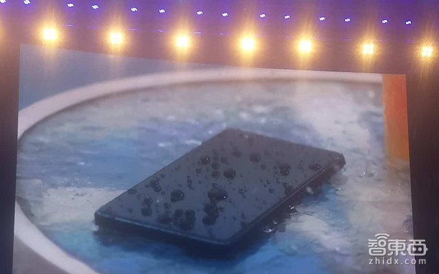 大玩AI拍照+AI应用优化 努比亚推出年度旗舰Z17