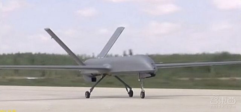 我国自研察打一体机 彩虹五号首飞成功