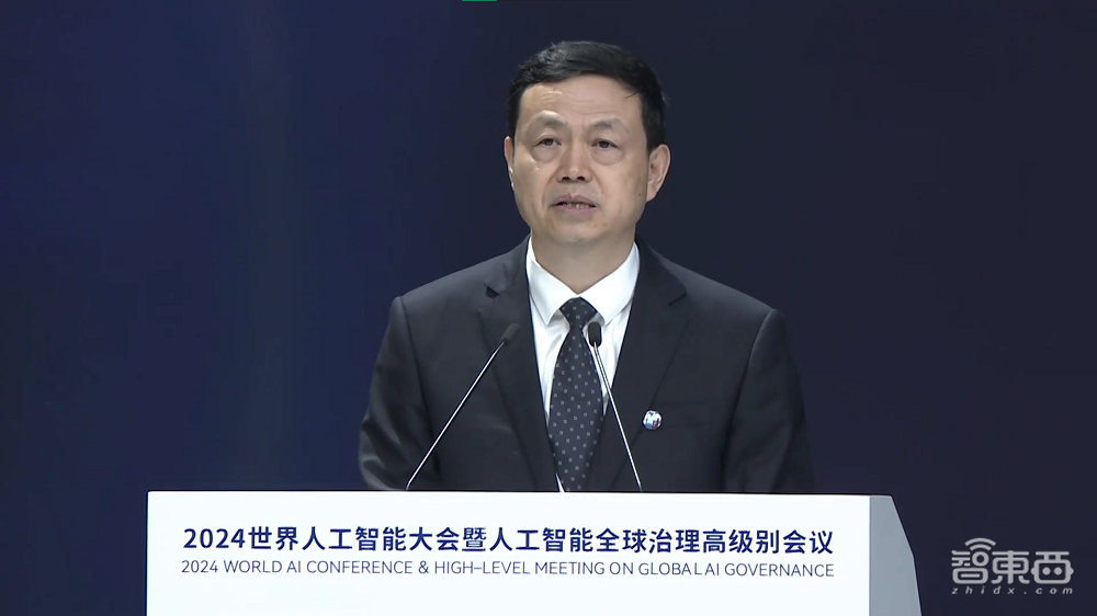 百度阿里华为高管都来了,李彦宏:闭源模型最能打!中国AI顶流WAIC演讲精华看尽