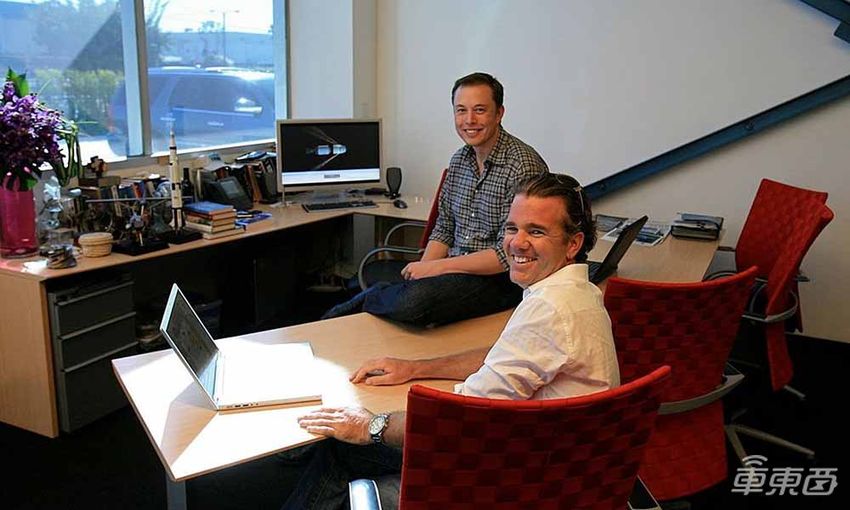 特斯拉首席设计师罕见采访！回忆入职15年心路历程，还稍微剧透了下一款车