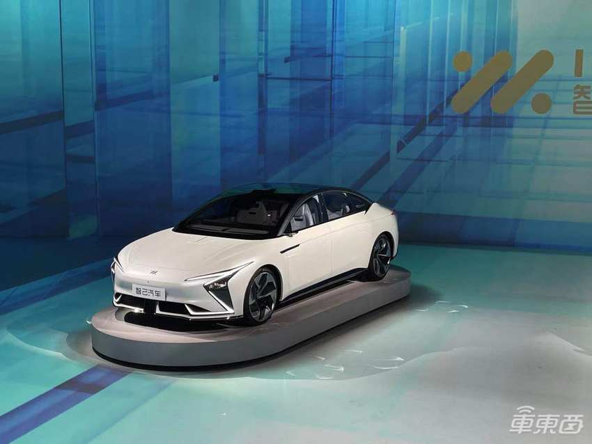 阿里上汽造车新进展：首款产品上海车展发布，可点到点自动驾驶