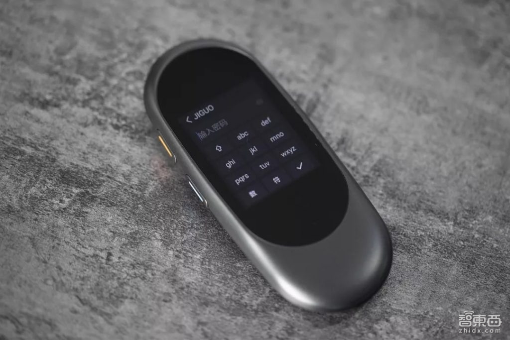 出国不再靠比划：三款翻译蛋产品横评，谁是暑期出境最佳翻译？