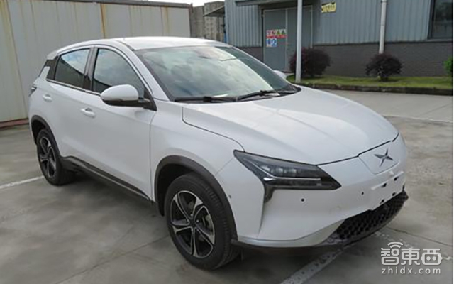 揭秘小鹏G3颜值升级：一款车漆就挑了一千个色号