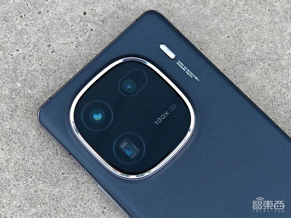 iQOO 12 Pro深度体验:PC级游戏体验成真,影像长焦出彩,AI大模型加持的小V很能干