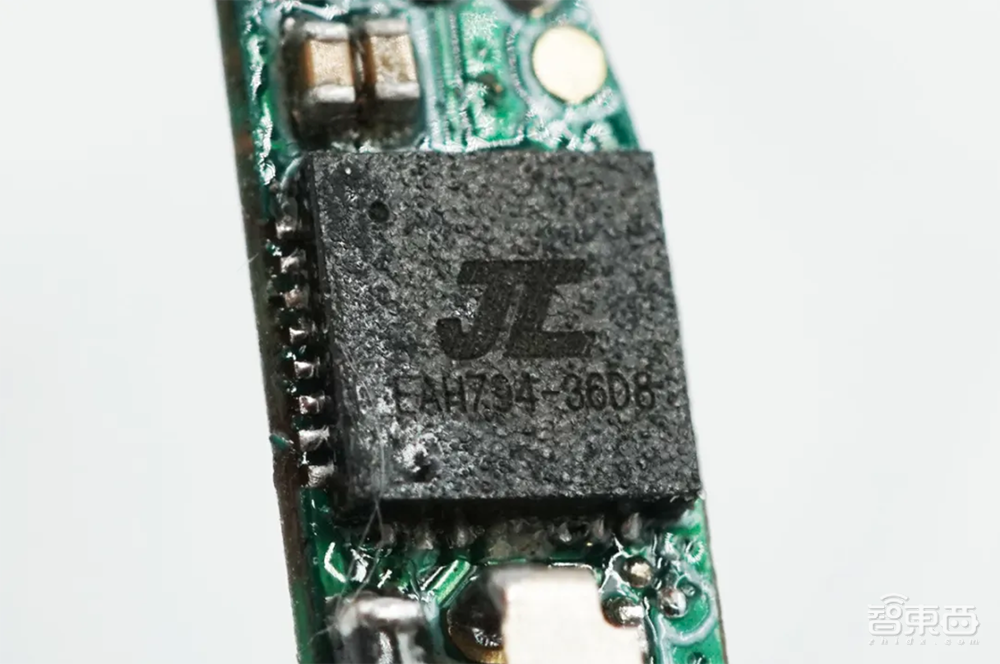 山寨降噪耳机乱象:有人给芯片魔改换皮,有人靠山寨一夜暴富