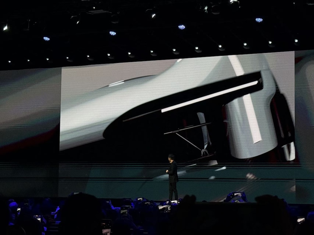 刚刚，小米超跑概念车全球首秀！杀入顶豪俱乐部，北京车展国内亮相