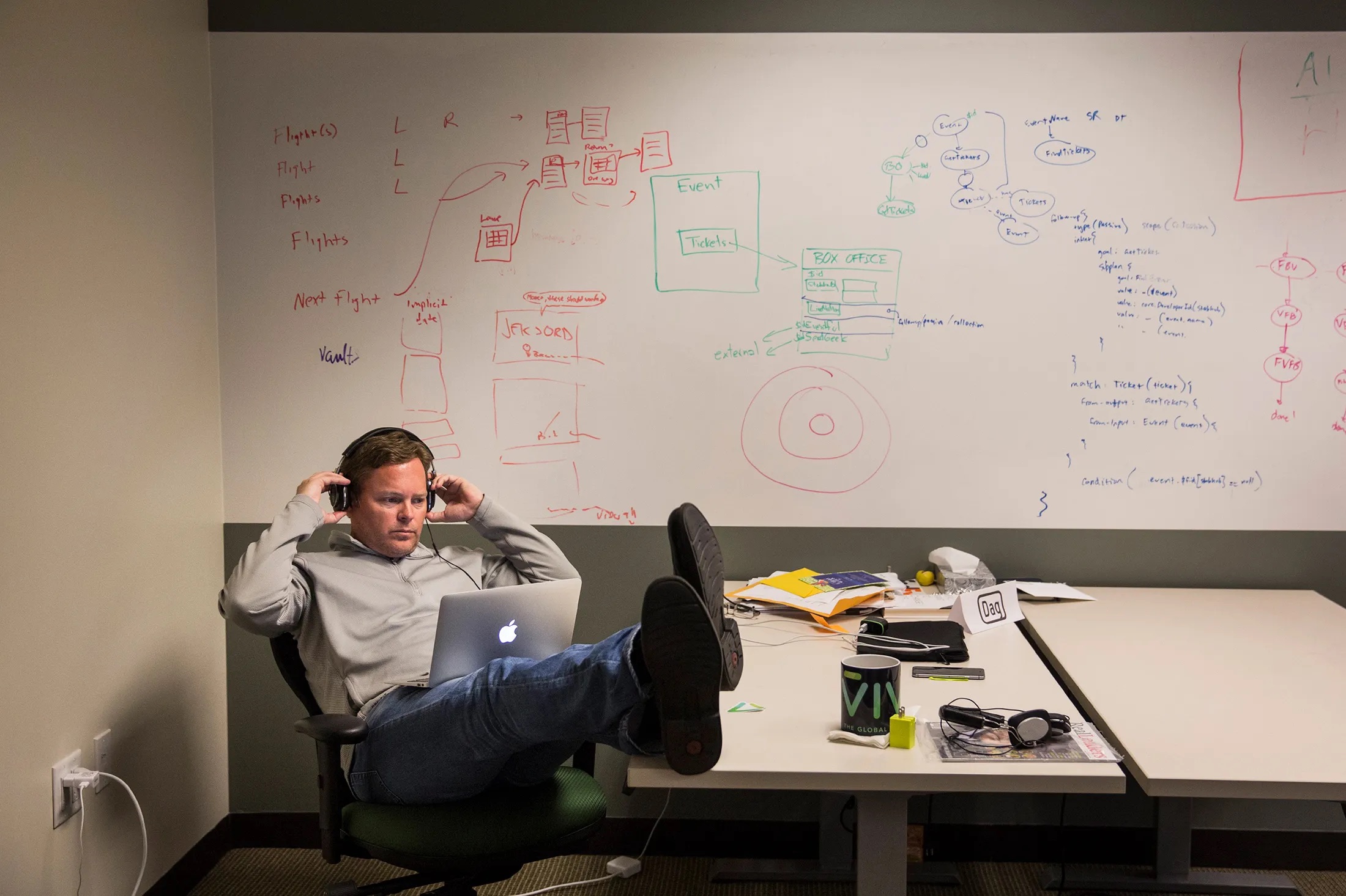 曝大模型版Siri烂尾:Bug修不完!苹果重练小号,掌舵换人