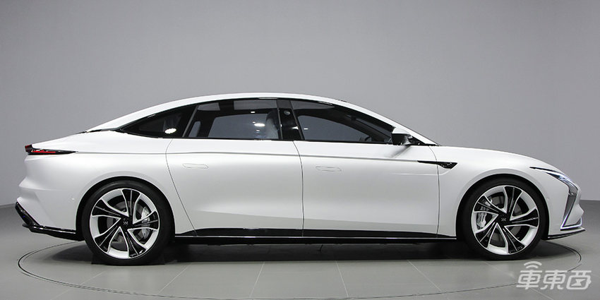 一手降低车型价格,一手布局新车型,智己汽车今年要冲击月销过万