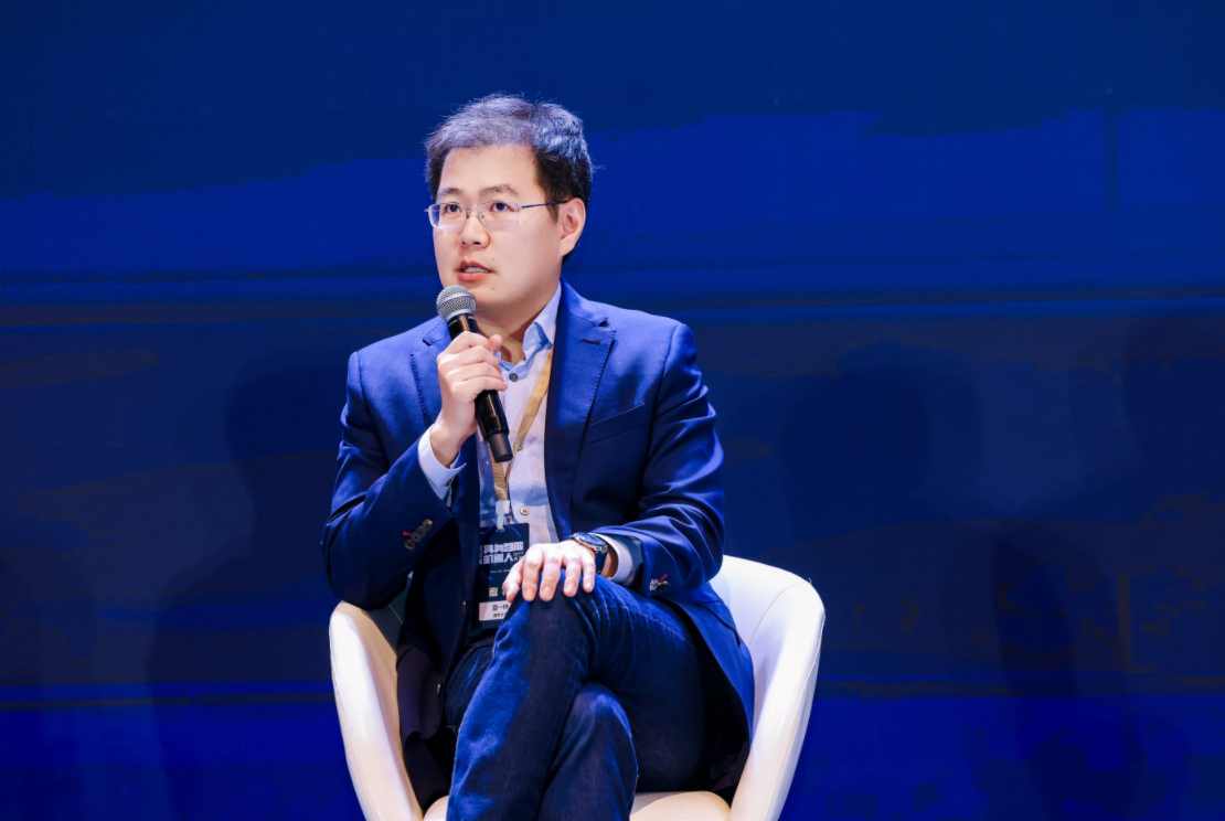 人形機(jī)器人落地干貨硬核輸出，首屆具身智能峰會，燃爆了！