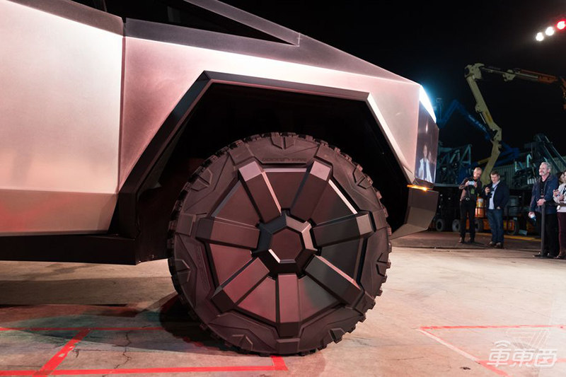 【多图】首试特斯拉火星皮卡!内部空间超大,车载系统帅爆了