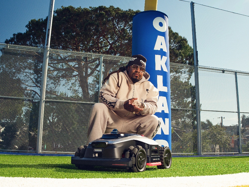 这届超级碗，草坪上来了头“野兽”