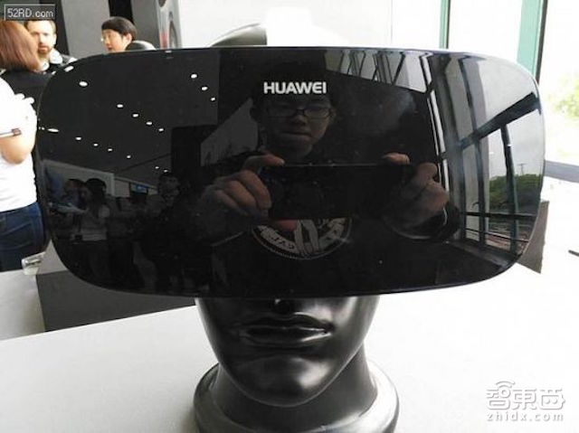 手机厂商倾巢而出 VR初创的一线生机在哪?