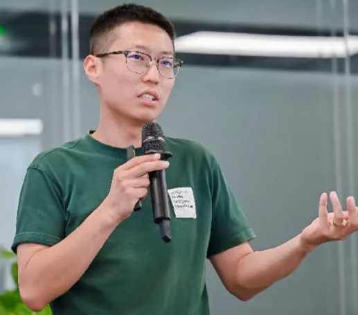 理想汽车，投了家具身智能公司