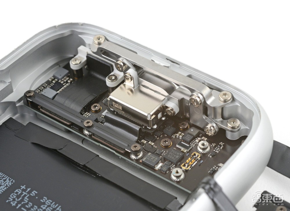 芯片级拆解！35颗苹果Vision Pro 芯片型号供应商首次解密！显微镜看索尼屏惊艳业界