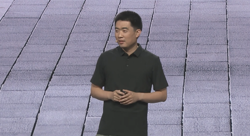 理想i8便宜2.8万开卖!首发VLA司机大模型,李想:第一眼看图觉得有点丑