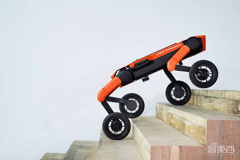 国内首个四轮足机器人,深圳造!独家对话创始人