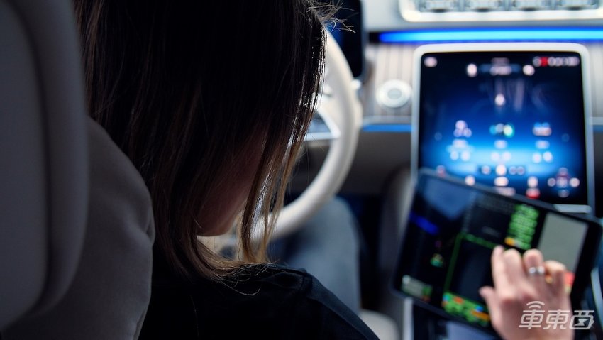 奔驰L3试乘：路上越堵越好用，但跟车距离太吓人