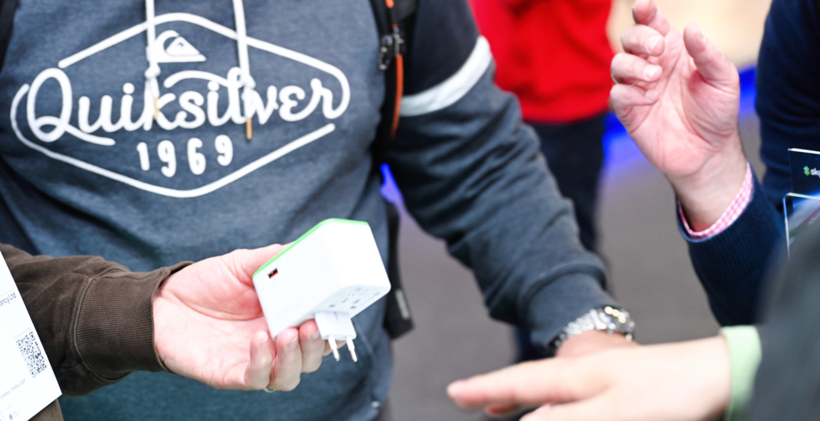 MWC上的一款宠物智能手机，正撬动AI时代跨物种智联新生态