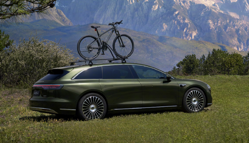 余承东连晒两款新车，明年试点商用L4！华为开始给车圈上强度了