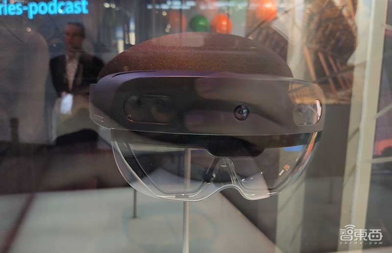 5G折叠屏彻底引爆手机新革命!48小时逛遍巴展纯干货