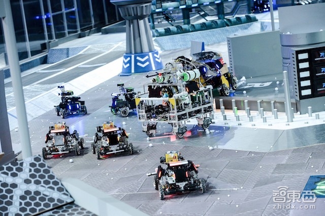 大疆又一重磅大招，RoboMasters機甲競賽機器人明年3月空降魔都！