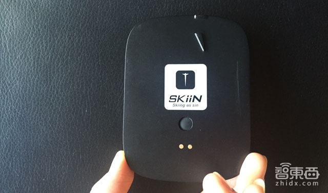 SKiiN智能滑雪设备很酷 但这个90后帅姑娘比产品更迷人