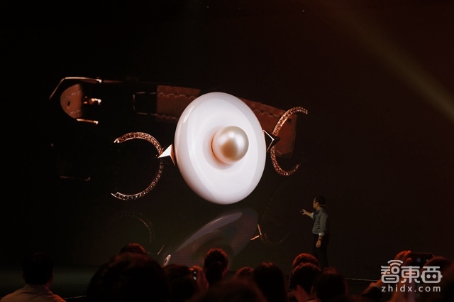 华米推299元Amazfit手环 陶瓷材质进军时尚圈