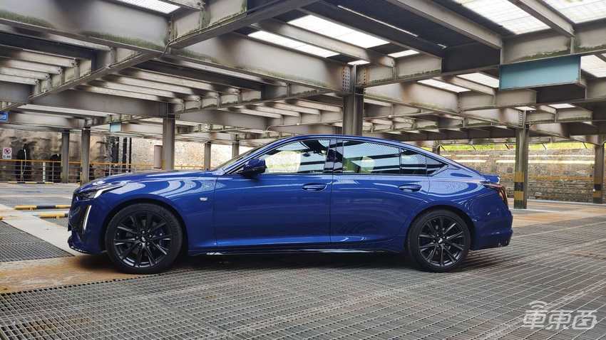 试驾凯迪拉克CT5 凭借越级运动性能否挑战德系三强？