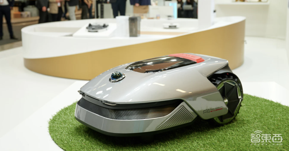 CES 2024丨国产机器人爆火,连微软CEO纳德拉都来参观