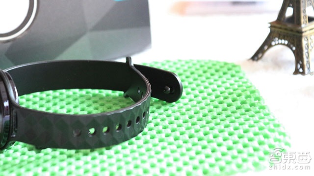 刷刷手环体验:可替代公交卡,部分细节待完善