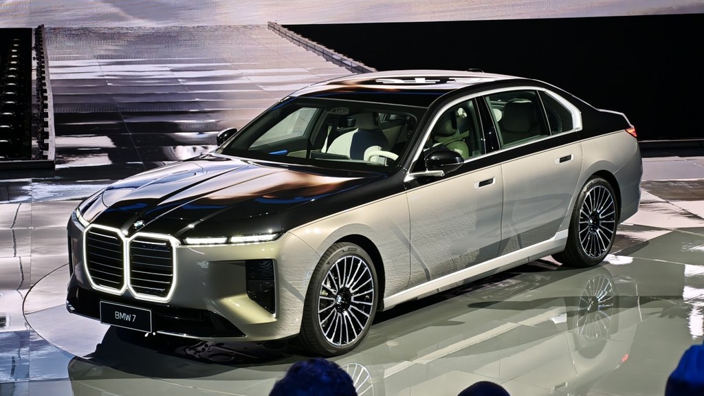 宝马新世代新车三箭齐发！iX3长轴版i3及全新7系落地中国