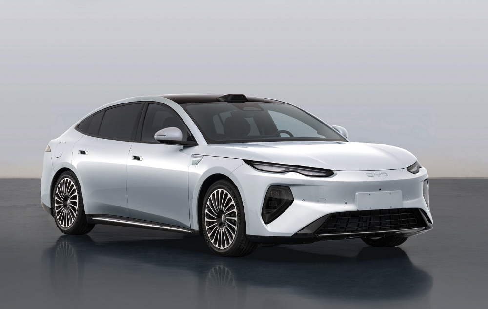 问界M9尺寸更大了！零跑亮相一款全新车型，3月工信部车展来了